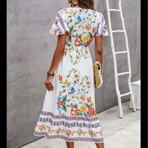 Boho Floral Print flutter Butterfly Sleeve Dress - Picture 4 of 8